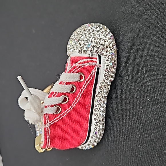SNEAKER KEY CHAIN WITH RHINESTONES-RED GLAM - Picture 1 of 7